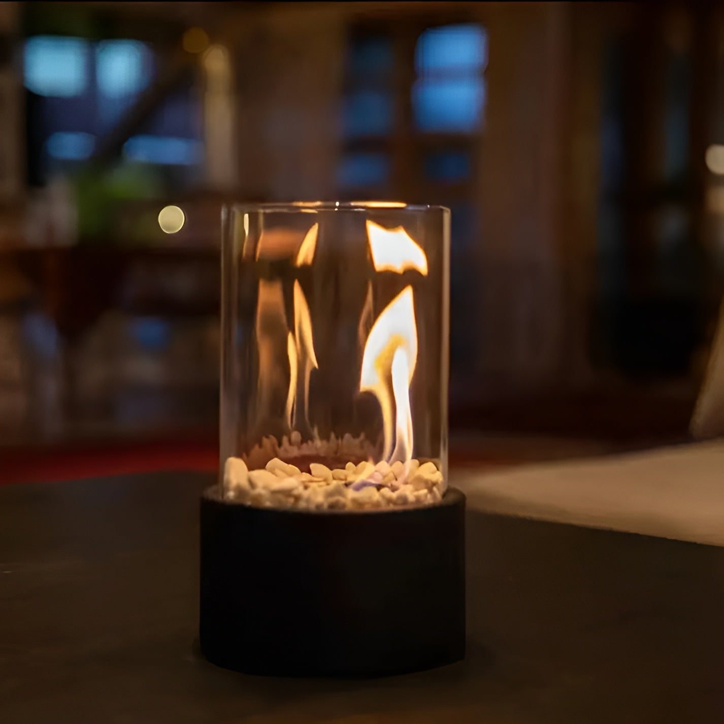 Cheminée de Table SleekFlame - Base Métallique Noire pour Ambiance Chaleureuse