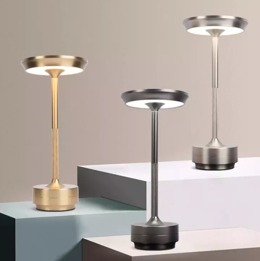 Lampe à Poser Moderne – Éclairage Élégant pour Intérieur