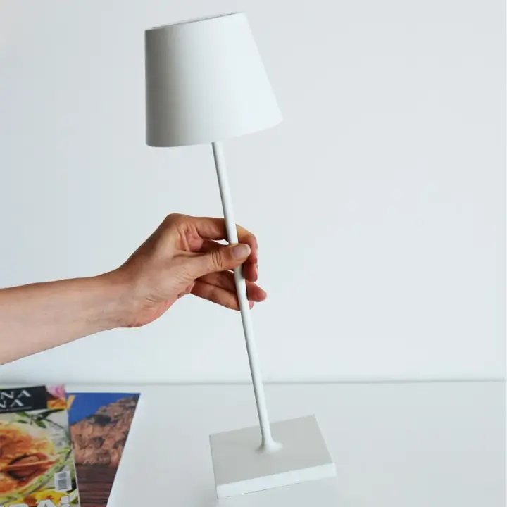 Lampe de Table LED Sans Fil – Élégante, Rechargeable et Idéale pour Intérieur & Extérieur